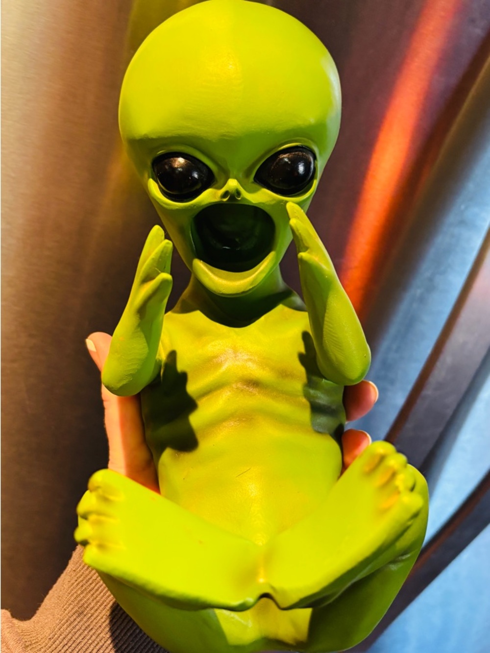 Bright Green Alien Figurine wine/liquor bottle holder - Picture 2 of 5